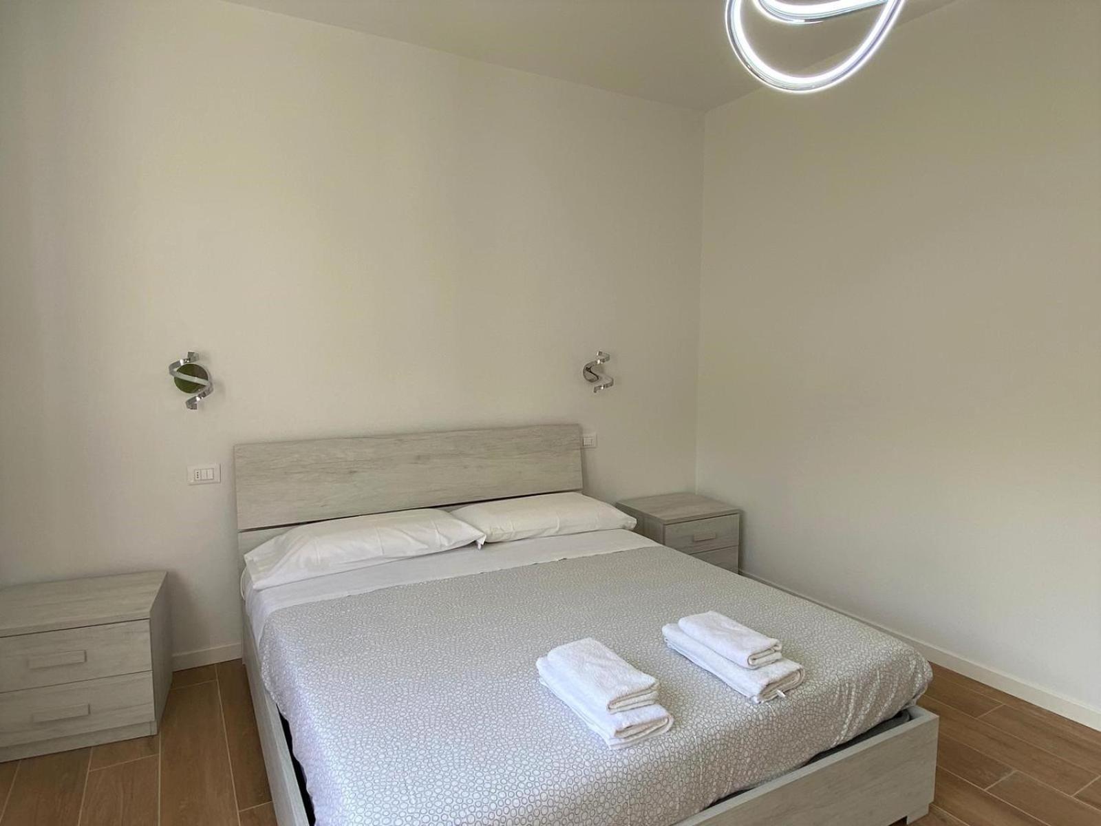 Villa The Swan - Composed By 2 Apartments Mandello del Lario Buitenkant foto
