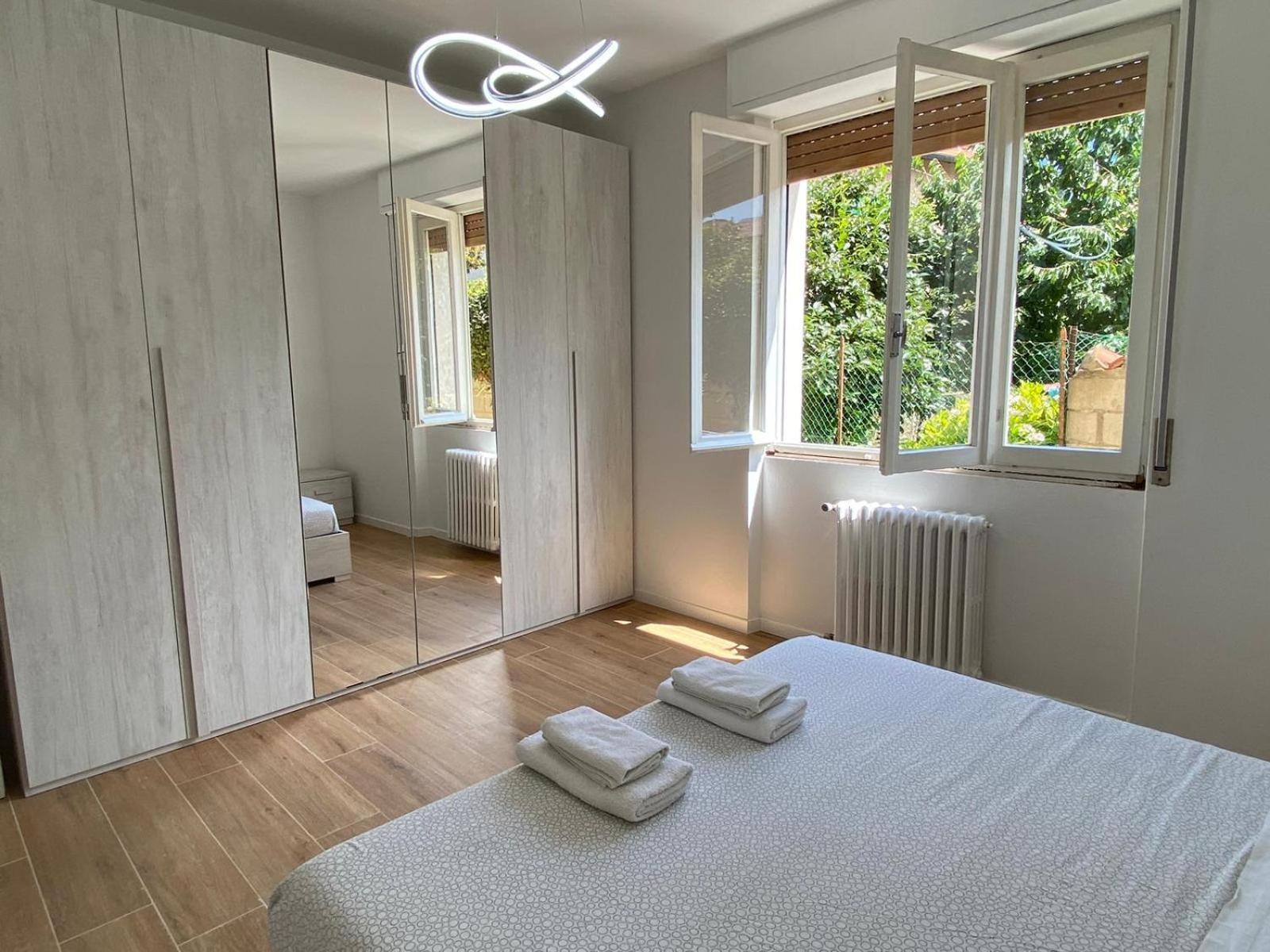Villa The Swan - Composed By 2 Apartments Mandello del Lario Buitenkant foto