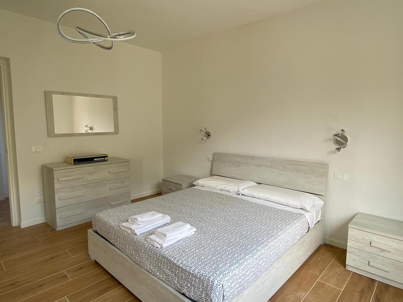 Villa The Swan - Composed By 2 Apartments Mandello del Lario Buitenkant foto